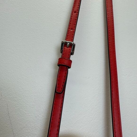 Michael Kors Carmen Small North South Phone
Crossbody Bright Red - Picture 10 of 13